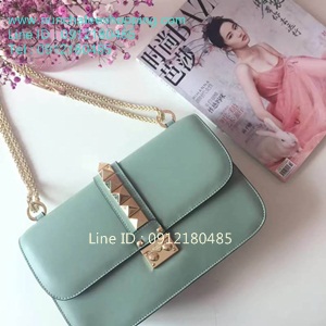 Valentino rock stud bag Top Hiend ทำจากหนังแท้ งานสวยมาก พร้อมสายสะพายโซ่