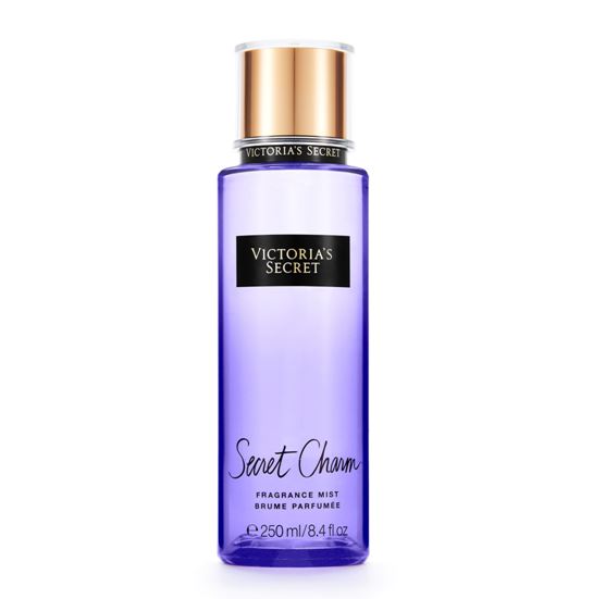Victoria's Secret Secret Charm Fragrance Mist 250 ml. *แพคเกจใหม่ 2016* สเปร์ยน้ำหอมให้กลิ่นติดทนนาน 7-12 ชั่วโมง กลิ่นหอมอ่อนๆของดอกกุหลาบสีชมพู ผสมกับกลิ่นหอมของดอกมะลิให้ความรู้สึกหรูหรา แฝงด้วยความน่ารักอ่อนโยน กลิ่นไม่แรงจนเกินไป เชื