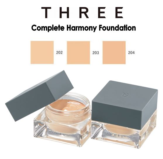 THREE Complete Harmony Foundation 28g. รองพื้นสูตรลิควิดครีม มอบผลลัพธ์ผิวสวยดูอ่อนเยาว์ ด้วยเนื้อสัมผัสที่กลมกลืนเป็นหนึ่งเดียวกับผิว พร้อมปกปิดริ้วรอยแห่งวัยได้อย่างเป็นธรรมชาติ ด้วยคุณค่าการบำรุงดุจดั่งสกินแคร์ชิ้นสำคัญ ที่ทำให้ผิวได้รับการ