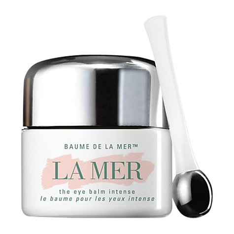 LA MER The Eye Balm Intense 15ml. อายครีมบำรุงรอบดวงตา ช่วยลดอาการบวมและบำรุงผิวรอบดวงตาให้ชุ่มชื่นตลอดวัน รอยและรอยบวมใต้ดวงตา จะค่อยๆ ดูเลือนรางลงทำให้ผิวรอบดวงตาแลดูอ่อนเยาว์ลงอย่างเห็นได้ชัด