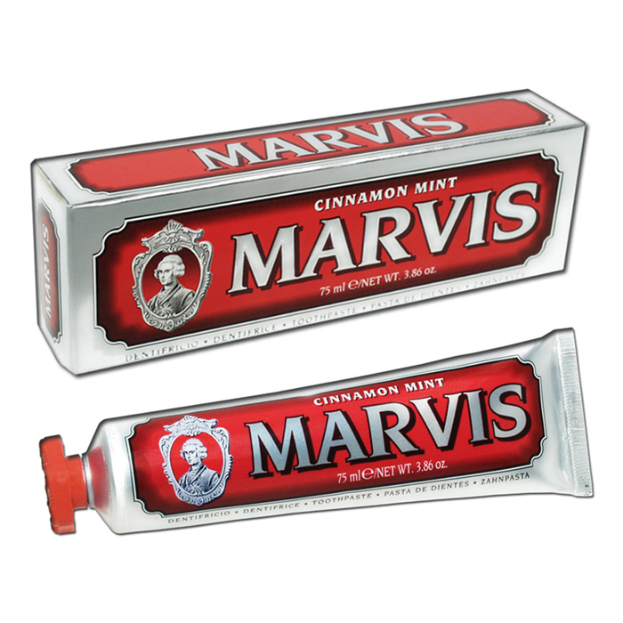 MARVIS Cinnamon Mint Toothpaste 75ml. (หลอดสีแดง) ยาสีฟันชั้นเลิศจากอิตาลี สูตรหอมสดชื่นจากมิ้นท์และชินนามอน พร้อมมอบความอ่อนโยนด้วยกลิ่นหอมสดชื่นของมิ้นต์ อีกทั้งยังมีความหวาน ซึ่งเป็นรสชาติที่แปลกใหม่และไม่เคยสัมผัสมาก่อน มอบลมหายใจที่หอม สดชื