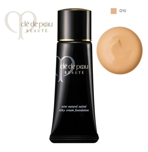 Cle de Peau Beaute Teint Naturel Satine Silky Cream Foundation 25ml. No Box สี O10 สำหรับผิวขาว รองพื้นเนื้อครีมเข้มข้นที่รังสรรค์ขึ้นเป็นพิเศษซึ่งผสานรวมคุณประโยชน์จากมอยส์เจอร์ไรเซอร์ที่พิเศษอย่างที่ไม่เคยมีมาก่อน พร้อมด้วยเทคโนโลยีการกระจ