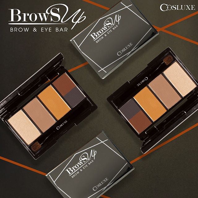 **พร้อมส่ง**Cosluxe Brows Up Brow & Eye Bar พาเลทเขียนคิ้วแบบฝุ่น 5 สี ที่ถูกออกแบบมาเพื่อให้ครบทุกความต้องการของสาวๆ มาพร้อมแปรง 2 ด้าน มากกว่างานคิ้ว ยังมีสีสำหรับเฉดดิ้ง ไฮไลท์ตาและคัดเบ้า เนื้อฝุ่นละเอียดติดทนนาน กันน้ำ กันเหงื่อ แต่ยังคงความธรรมช