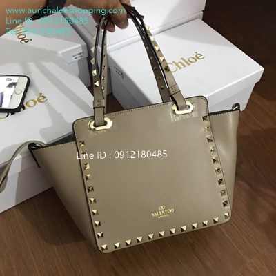 Valentino rock stud bag Top Hiend size 20 cm ทำจากหนังแท้ งานสวยมาก 