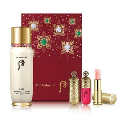 The History of Whoo Bichup First Care Moisture Anti-Aging Essence Special Set เฟิร์สเอสเซนส์ จาก THE HISTORY OF WHOO ช่วยกระตุ้นระบบไหลเวียนเลือด เพื่อให้ผิวสุขภาพดี เตรียมพร้อมรับการบำรุงจากผลิตภัณฑ์ลำดับต่อไป มาพร้อมไอเทมจิ๋วบำรุงริมฝีปาก