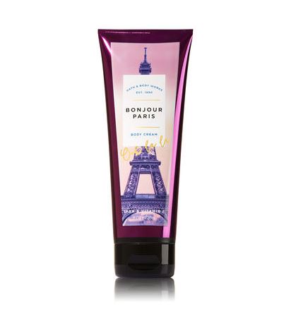 **พร้อมส่ง**Bath & Body Works Bonjour Paris Shea & Vitamin E Body Cream 226g. ครีมบำรุงผิวสุดเข้มข้น มีกลิ่นหอมติดทนนาน ด้วยกลิ่นหอมขนมๆผสมกลิ่นฟรุ้ตตี้ กลิ่นของมาสเมโล่ ผสมกลิ่นแคนดี้รสส้มหอมหวานผสมกลิ่นวนิลลาหอมนุ่มโรแมนติกสุดๆค่ะ