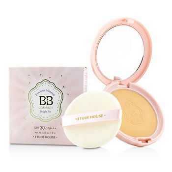 Etude House Precious Mineral BB Compact Bright Fit SPF30/PA++ 10g.  #W13 Natural Beige แป้งผสมบีบีเน้นปรับผิวหน้าเนียบเรียบและกระจ่างใสขึ้น มีส่วนผสมของ ผงไข่มุกและบีบีสูตรเด็ดจาก Etude House ทำให้ได้แป้งที่กระจ่างใสเนียนเรียบ