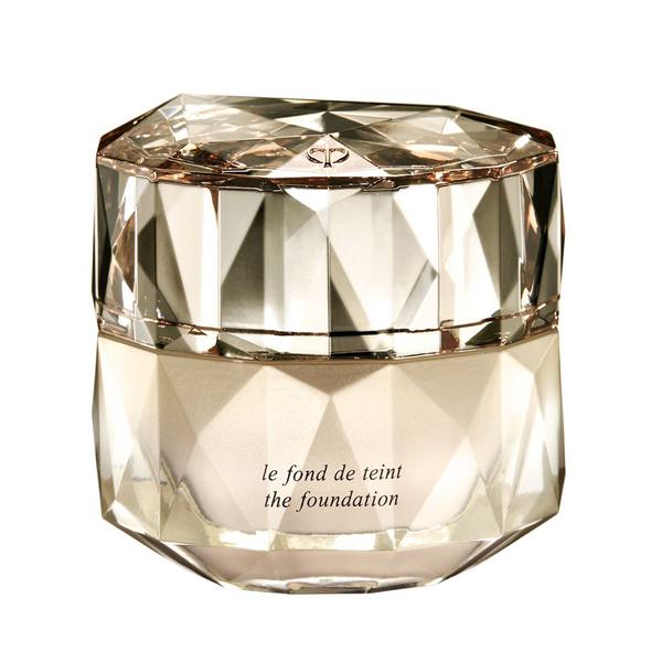Cle de Peau Beaute Le Fond de Teint The Foundation SPF20 PA++ 27ml. รองพื้นหรูหราที่มีความสมบูรณ์แบบทุกแง่มุม คิดค้นพัฒนารุดหน้าไปอีกระดับด้วยการหลอมรวมสูตรผสมถนอมผิวอันหรูหราเพื่อเผยผิวพรรณงดงามตามธรรมชาติยาวนานตลอดเวลา ด้วยเนื้อสัมผัสเนียน