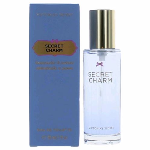 **พร้อมส่ง**Victoria's Secret Secret Charm Eau de Toilette 30 ml. สเปร์ยหัวน้ำหอมเข้มข้น ขวดแก้วหัวฉีดมีกล่อง ใช้ฉีดตามจุดชีพจรของร่างกาย ให้กลิ่นหอมติดทนนานทั้งวัน กลิ่นนี้จะเป็นกลิ่นหอมอ่อนๆของดอกกุหลาบสีชมพู ผสมกับกลิ่นหอมของดอกมะลิให้ความรู้สึกหร