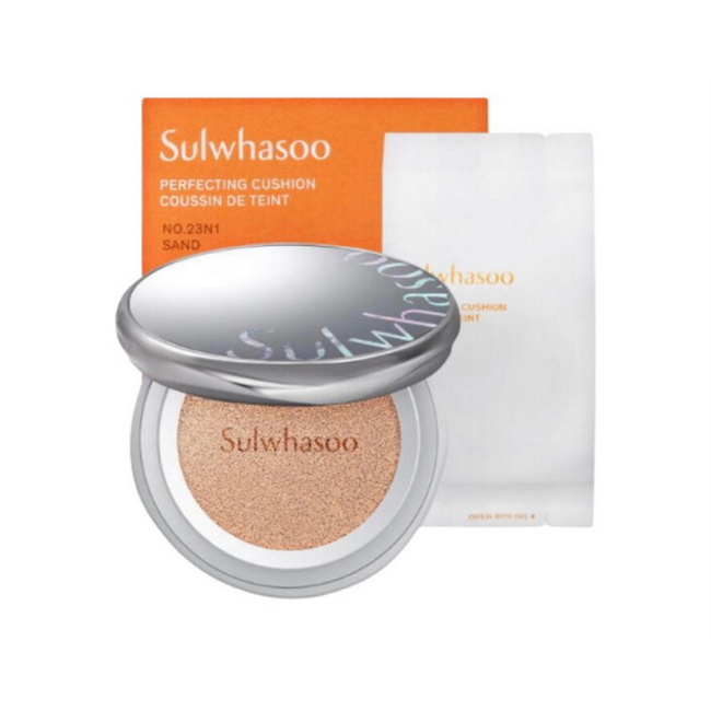 Sulwhasoo Sulwhasoo New Perfecting Cushion SPF50+ PA+++ ไซส์จริง 15 g. + 15 g. Refill คุชชั่นรุ่นใหม่ที่ช่วยเนรมิตผิวสวยเปล่งประกายสมบูรณ์แบบ ด้วยส่วนผสมของผงแป้งที่เคลือบด้วย Hydrated Glow ผิวอิ่มน้ำ ดูเปล่งประกาย ล็อคความชุ่มชื้นให้เมคอัพติดทนนานตลอดทั้