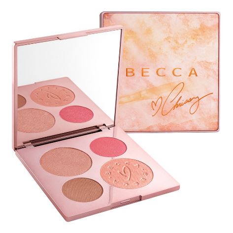 **ราคาพิเศษ 1490 บ.**BECCA X Chrissy Teigen Glow Face Palette (Limited Edition) พาเลทแต่งหน้าที่เหมาะสำหรับซัมเมอร์นี้มาก! ในพาเลทมีทั้งไฮไลท์ให้ผิวโกลวสวย บรอนเซอร์ให้หน้าชัดเป๊ะ และบลัชสีชมพูสวย สวยแบบคุณหนูตามสไตล์ BECCA ดีงามน่าโดนไปหมดเลยค่า