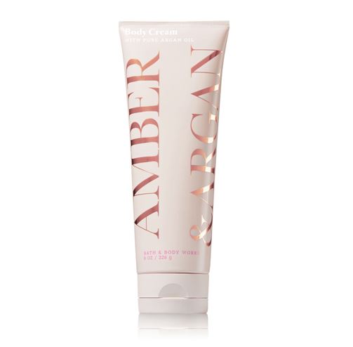 Bath & Body Works Amber & Argan Body Cream with Pure Argan Oil  226 g.ครีมบำรุงผิวสูตรใหม่ที่มีส่วนผสมพิเศษของน้ำมันอาร์แกนออยล์ ช่วยรักษาความยืดหยุ่นของผิว ชะลอการเกิดริ้วรอย อีกทั้งยังมีกลิ่นหอมนำของกลิ่นอาร์แกนออยล์กับแอมเบอร์ เมื่อ