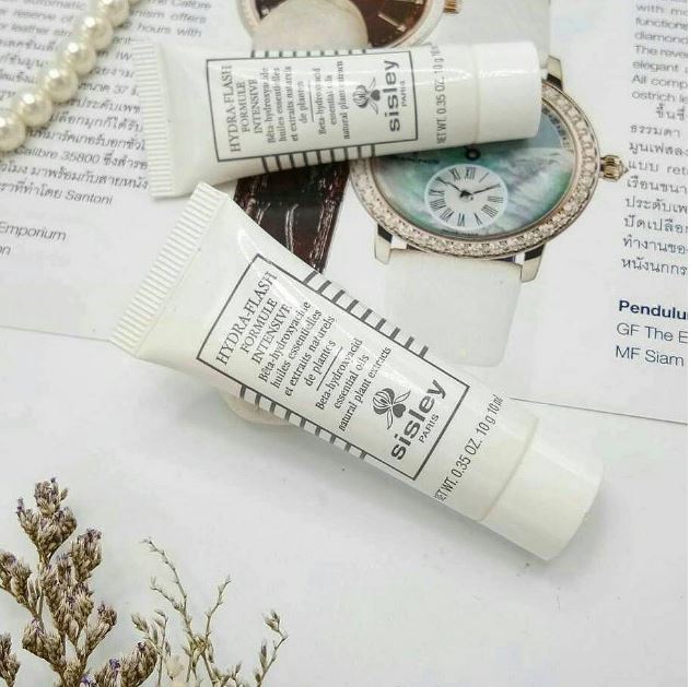 **พร้อมส่ง**Sisley Hydra-Flash Formule Intensive ขนาดทดลอง 10 ml. ทรีทเม้นต์มาสก์ เติมน้ำให้กับผิว ให้ความชุ่มชื่นสูตรเข้มข้นเพื่อรับมือภาวะผิวขาดน้ำเร่งด่วน กระตุ้นผิวปรับความยืดหยุ่นของผิวหน้า ช่วยฟื้นฟูและปรับสภาพผิวให้เนียนนุ่มชุ่มชื่น แต่ไม่ทิ้งความเ