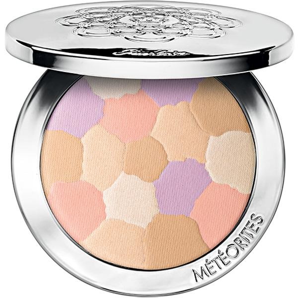 GUERLAIN Meteorites Compact Light-Revealing Powder 10g. สี  3 Medium แป้งไฮไลท์คอมแพคเนื้อละเอียดที่เปี่ยมอานุภาพในการมอบความเรียบเนียนสู่ผิวอย่างเปล่งประกาย ด้วยเนื้อแป้งหลากสีสัน ที่นุ่มละมุน ถูกจัดวางเรียงต่อกันด้วยลวดลายแบบโมเสค เพิ่