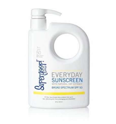 Supergoop! Everyday Sunscreen Broad Spectrum SPF50 ขนาด 532ml. ขวดใหญ่ หัวปั๊ม โลชั่นกันแดดสูตรกันน้ำที่ใช้ได้กับทั้งใบหน้าและผิวกายกันเหงื่อกันน้ำ สามารถใช้ทาลงเล่นน้ำได้นานถึง 80 นาที เหมาะสำหรับทุกสภาพผิว เป็นครีมกันแดดที่ประสิทธิภาพสูงพร้อ