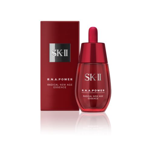 SK-II R.N.A. Power Radical New Age Essence 30 ml. เอสเซนส์ทรงอานุภาพ ตรงเข้าเติมเต็มทุกร่องลึก ยกกระชับผิว เพิ่มความชุ่มชื่นอย่างล้ำลึก ให้รูขุมขน กระชับ ผิวยืดหยุ่น ดูอ่อนเยาว์ ผิวกระชับในทุกองศา พร้อมเปล่งประกายราวแสงแดดยามเช้า