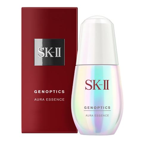 SK-II GenOptics Aura Essence 50 ml. เปิดสวิตช์ความออร่ากระจ่างใสให้กับผิว ด้วยเอ็สเซ็นส์น้ำนม เนื้อบางเบา ผสานคุณค่าพิเทร่า เข้มข้นและพลัง GenOptics Aura Complex เพื่อลดเลือนการก่อตัวของจุดด่างดำทั้งที่มองเห็น และที่ซ่อนเร้นอยู่ภายในเพื่อเปิ