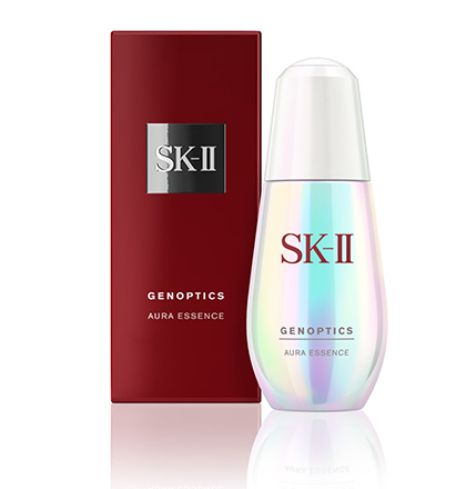 SK-II GenOptics Aura Essence 30 ml. เปิดสวิตช์ความออร่ากระจ่างใสให้กับผิว ด้วยเอ็สเซ็นส์น้ำนม เนื้อบางเบา ผสานคุณค่าพิเทร่า เข้มข้นและพลัง GenOptics Aura Complex เพื่อลดเลือนการก่อตัวของจุดด่างดำทั้งที่มองเห็น และที่ซ่อนเร้นอยู่ภายในเพื่อเปิ