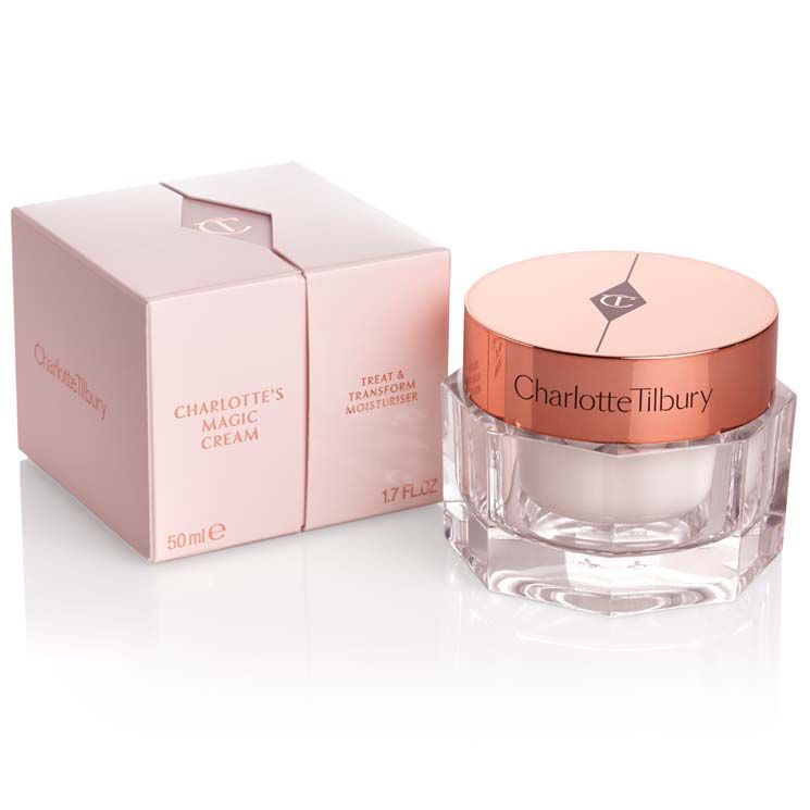 Charlotte Tilbury Magic Cream 50 ml. สินค้าขายดีติดอันดับต้นๆ ของชาร์ล็อตเลยค่ะ เป็นครีมมหัศจรรย์ที่ช่วย transform ผิวหน้าของเราให้ดูขาวสว่าง กระจ่างใสขึ้น ริ้วรอยลดลง และผิวดูเด็กลงค่ะ ใช้ทาก่อนแต่งหน้า ผิวจะนุ่มฟู ดูมีชีวิตชีวาในทันที