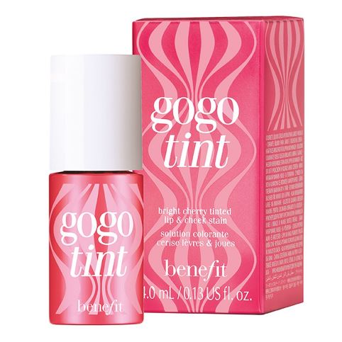 Benefit Gogo Tint Bright Cherry Tinted Cheek and Lip Stain Mini 4.0 ml. ทิ้นท์สำหรับแก้มและริมฝีปากสีเชอร์รี่สดใส มอบผิวแก้ม และ ริมฝีปาก ที่ดูระเรื่อ เปลั่งปลั่ง กับสัมผัส Satin ที่นุ่มลื่น เกลี่ยง่าย แห้งไว ไม่เป็นคราบ กันน้ำกันเหงื่อ ติดทนเ