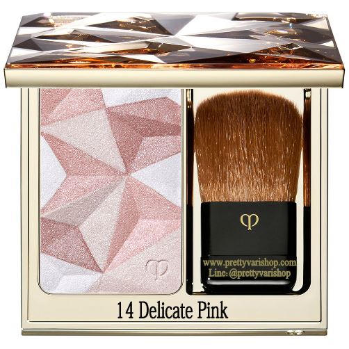 Cle Dde Peau Beaute Rehausseur D'eclat Luminizing Face Enhancer #14 Delicate Pink 10 g. แป้งไฮไลท์ที่ต้องแสงเป็นประกายเงางามหรูหราดุจฝันเนื้อสัมผัสเข้มข้นคลี่ตัวลื่นเนียน เติมประกายแสงก่อความสดใสให้ผิวพรรณดูมีชีวิตชีวา