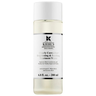 Kiehl's Clearly Corrective Brightening & Soothing Treatment Water 200 ml. ปลอบประโลมและทำความสะอาดพร้อมเสริมความกระจ่างใสของผิว ช่วยให้โทนสีผิวดูสม่ำเสมอ คืนความสดชื่นสู่ผิวในทันทีที่สัมผัส และช่วยให้ผิวสว่างใสขึ้นอย่างเห็นได้ชัดเมื่อ