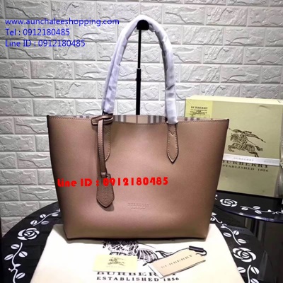 Burberry Reversible bag Hiend size 35 cm หนังแท้คุณภาพดี งานสวยเหมือนแท้