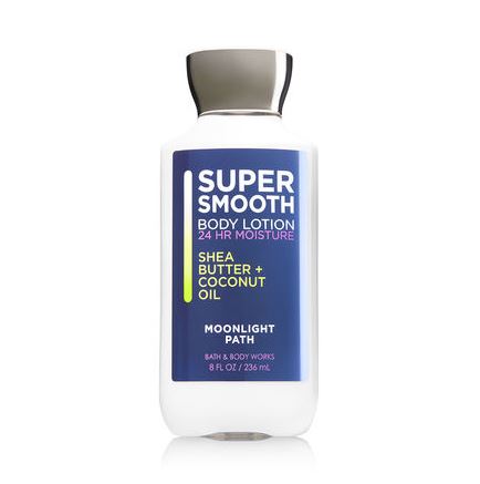 Bath & Body Works Super Smooth Moonlight Path Shea Butter & Coconut Oil Body Lotion 236 ml. โลชั่นบำรุงผิวสูตรใหม่ เพื่อผิวเนียนนุ่มเป็นพิเศษเพิ่มสารสกัดน้ำมันมะพร้าว ช่วยให้ผิวเนียนเรียบ ชุ่มชื่น นุ่มอิ่มฟูน่าสัมผัส กลิ่นนี้จะอ่อนๆ ละ