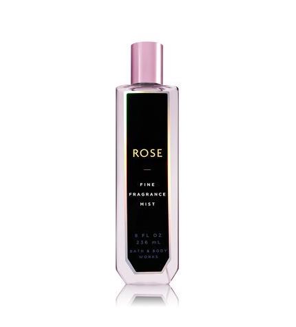 Bath & Body Works Rose Fine Fragrance Mist 236 ml. สเปร์ยน้ำหอมที่ให้กลิ่นติดกายตลอดวัน โทนกลิ่นฟลอรัล-ฟรุ๊ตตี้ ที่ได้จากกลิ่นหอมอบอวลของกุหลาบ เป็นกลิ่นที่สื่อถึงความเป็นหญิงสาวที่น่าหลงใหล ผสานกับกลิ่นเรดเคอแรนด์ แต่แฝงความขี้เล่นซุกซนน่