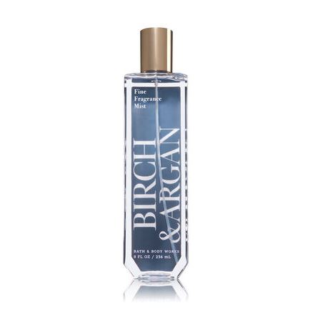 Bath & Body Works Birch & Argan Fine Fragrance Mist 236 ml. สเปร์ยน้ำหอมที่ให้กลิ่นติดกายตลอดวัน กลิ่นหอมนำของกลิ่นอาร์แกนออยล์กับกลิ่นหอมของเปลือกไม้ต้นเบิร์ช กลิ่นหอมคล้ายๆกลิ่นน้ำหอมผู้ชายที่จะเข้มๆหน่อยแต่ก็ยังมีกลิ่นหอมของดอกไม้ปล