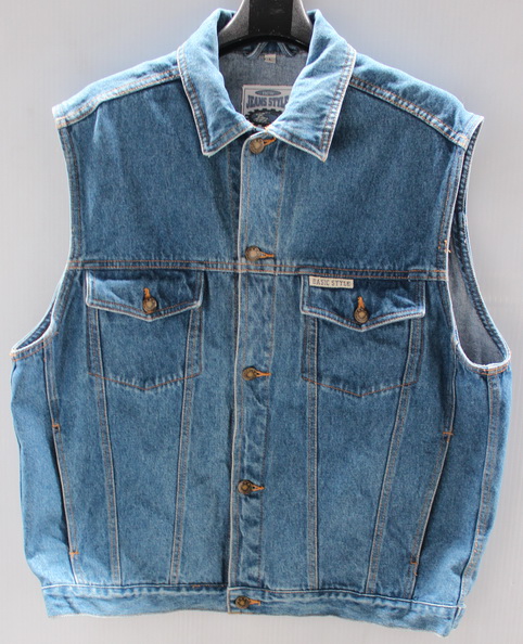 รอบอก 48  Basic style เสื้อผ้าผู้ชาย ยีนส์ เสื้อกั๊กยีนส์ ฟอก 