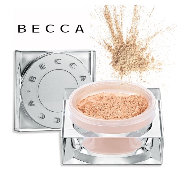 **พร้อมส่ง**Becca Soft Light Blurring Powder 10g. #Golden Hour แป้งฝุ่นเนื้อสีเนื้อเบจมีประกายทองละเอียด เนื้อทรานลูเซนท์ ช่วยเบลอผิวและช่วยให้ผิวมีมิติ ให้สัมผัสบางเบา เนื้อละเอียดเนียนนุ่ม ช่วยเซ็ทเมคอัพให้ติดทน ช่วยอำพรางร