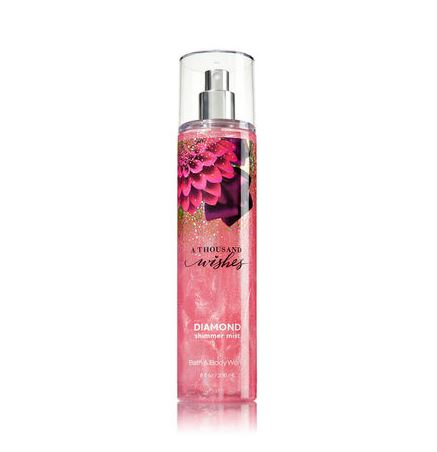 Bath & Body Works A Thousand Wishes Diamond Shimmer Mist 236 ml. สเปรย์น้ำหอมฉีดผิวกาย พิเศษ รุ่น Shimmer เมื่อฉีดลงบนตัว จะมีประกายวิบๆ ช่วยทำให้ผิวดูเปล่งประกายผ่องใส สำหรับสาวๆที่ชอบเปิดไหล่ หรือใส่แขนสั้น เป็นปลื้มกับสินค้ารุ่นนี้แน่นอ