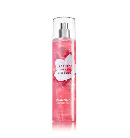 **พร้อมส่ง**Bath & Body Works Japanese Cherry Blossom Diamond Shimmer Mist 236 ml. สเปรย์น้ำหอมฉีดผิวกาย พิเศษ รุ่น Shimmer เมื่อฉีดลงบนตัว จะมีประกายวิบๆ ช่วยทำให้ผิวดูเปล่งประกายผ่องใส สำหรับสาวๆที่ชอบเปิดไหล่ หรือใส่แขนสั้น เป็นปลื้มกับสินค้ารุ่นนี