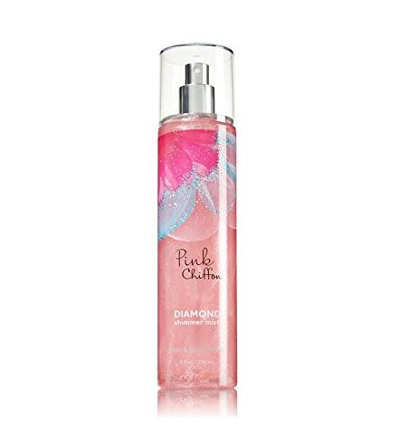 **พร้อมส่ง**Bath & Body Works Pink Chiffon Diamond Shimmer Mist 236 ml. สเปรย์น้ำหอมฉีดผิวกาย พิเศษ รุ่น Shimmer เมื่อฉีดลงบนตัว จะมีประกายวิบๆ ช่วยทำให้ผิวดูเปล่งประกายผ่องใส สำหรับสาวๆที่ชอบเปิดไหล่ หรือใส่แขนสั้น เป็นปลื้มกับสินค้ารุ่นนี