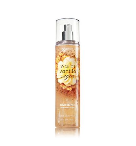 Bath & Body Works Warm Vanilla Sugar Diamond Shimmer Mist 236 ml. สเปรย์น้ำหอมฉีดผิวกาย พิเศษ รุ่น Shimmer เมื่อฉีดลงบนตัว จะมีประกายวิบๆ ช่วยทำให้ผิวดูเปล่งประกายผ่องใส สำหรับสาวๆที่ชอบเปิดไหล่ หรือใส่แขนสั้น เป็นปลื้มกับสินค้ารุ่นนี