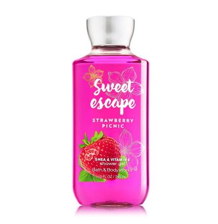 Bath & Body Works Sweet Escape Strawberry Picnic Shea & Vitamin E Shower Gel 295ml. เจลอาบน้ำกลิ่นหอมติดกายนานตลอดวัน กลิ่นหอมโทนผลไม้ กลิ่นหอมหวานของสตรอเบอรี่ ผสมกับกลิ่นดอกไม้อ่อนๆ หอมสดใสน่ารักค่ะ