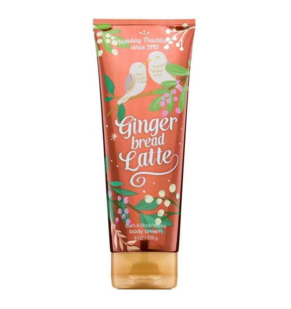 Bath & Body Works Gingerbread Latte Ultra Shea Body Cream 226 g. ครีมบำรุงผิวสุดเข้มข้น มีกลิ่นหอมติดทนนาน ด้วยแนวกลิ่นคุ้กกี้วนิลลาหอมหวาน หรูหรา เซ็กซี่ เย้ายวนชวนหลงใหล แฝงไปด้วยความสนุกสนาน ร่าเริง ด้วยกลิ่นหอมจากวานิลลา แพร์ บราวน์ชูก
