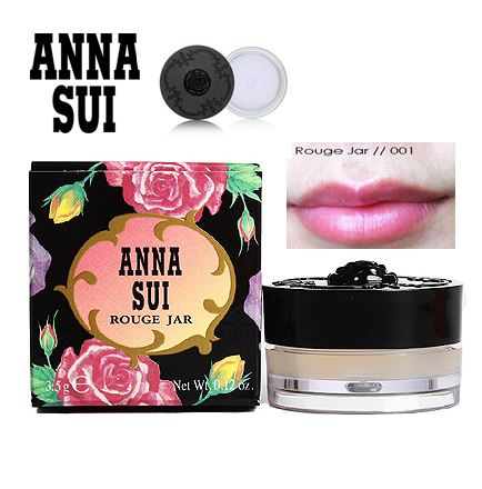 Anna Sui Rouge Jar # 001 Tint 3.5 g. ลิปกลอสเนื้อใส ให้ความชุ่มชื่นแก่ริมฝีปาก นานกว่าที่เคย นานกว่าลิปมัน เหมาะสำหรับสาวๆ ที่มีปัญหาปากเป็นขุย ปากแตก ปากลอก บำรุงได้ล้ำลึกกว่าที่เคย สีกลอสจะเปลี่ยนสีตามอุณหภูมิของร่างกายเรา ให้ mat กับอารมณ์ข