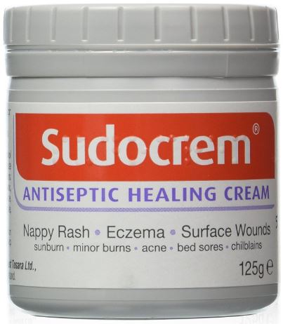 Sudocrem Antiseptic Cream 125 g. ครีมเอนกประสงค์สุดฮิตจากอังกฤษ ใช้ทาเพื่อลดอาการคัน ลดการระคายเคืองผิว ผื่นผ้าอ้อม ผื่นคัน หรือสิวอักเสบใช้ได้แม้ผิวบอบบางของเด็กทารก