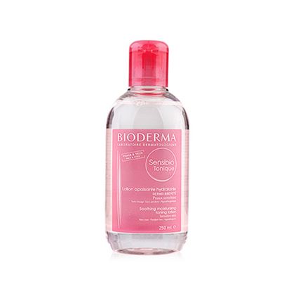 Bioderma Soothing Moisturising Toning Lotion 250 ml. โลชั่นเพื่อผิวบอบบางแพ้ง่าย ช่วยลดการสะสมของเซลล์ผิวเสื่อมสภาพ ปรับสภาพและเพิ่มประสิทธิภาพในการบำรุงผิวในขั้นตอนต่อไปให้ดียิ่งขึ้น และยังช่วยผ่อนคลายผิวให้รู้สึกเย็นสบาย