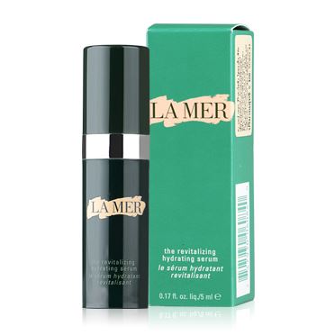 LA MER The Revitalizing Hydrating Serum ขนาดทดลอง 5 ml. เซรั่มหน้าเด็กตัวใหม่ล่าสุดจากลาแมร์ เพื่อผิวชุ่มชื่นแลดูสุขภาพดี ด้วยการผสมผสานของสาหร่ายทะเลสีเขียว สาหร่ายสีน้ำตาลและสาหร่ายสีแดง ผิวแลดูเปล่งประกาย สุขภาพดี เส้นริ้วแลดูจางลง อ่อนเยาว