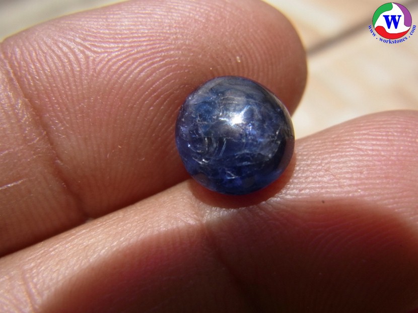 พลอยแท้ 5.20 กะรัต blue sapphite  ไพลินพม่าเจียดิบ สีน้ำเงินเข้มจัด