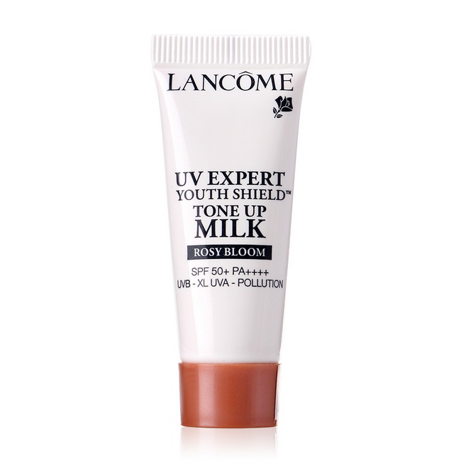 Lancome UV Expert Youth Shield Tone Up Milk SPF50+ PA++++ ขนาดทดลอง 10 ml. สี Rosy Bloom ปรับให้ผิวขาวอมชมพูสุขภาพดี กันแดดตัวเนื้อน้ำนมใหม่ล่าสุด จากลังโคม โทนอัพยูวีเนื้อน้ำนมที่ฮอตที่สุดในนาทีนี้ พร้อมช่วยปกป้องผิวคุณจากรังสียูวี และโทนอัพสีผิวให้ขาวใส