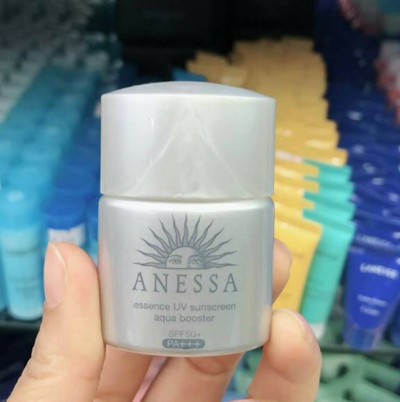 Shiseido Anessa Essence UV Sunscreen Aqua Booster SPF50+ PA++++ ขนาดทดลอง 12 ml. สำหรับผิวแห้ง โลชั่นกันแดด เนื้อบางเบา ซึมซาบไว้ สบายผิว ใช้ได้กับผิวหน้าและผิวกาย มอบความชุ่มชื่นให้ผิวระหว่างวัน ไม่ทำให้เหนียวเหนอะหนะ พร้อมการปกป้องผิวจากรังส