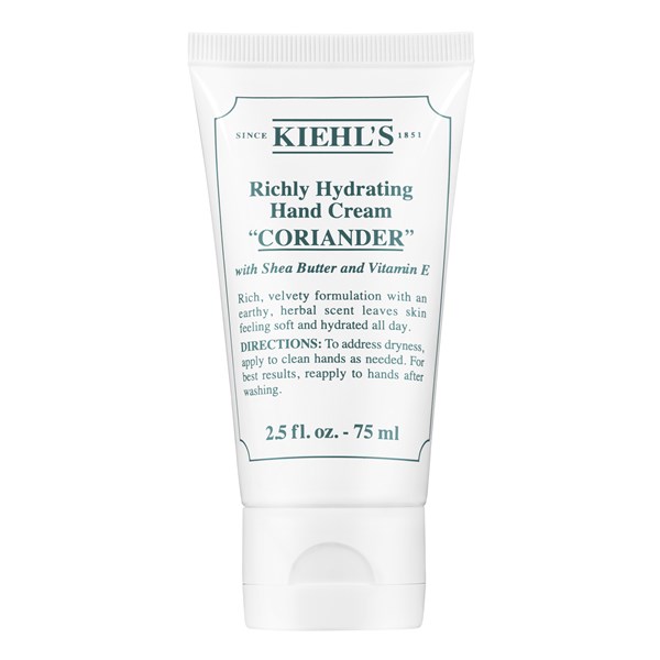 Kiehl's Richly Hydrating Hand Cream Corainder 75ml. ครีมบำรุงมือกลิ่น Corainder ที่มีส่วนผสมของเชียบัตเตอร์ และวิตามินอี วยปกป้องผิวจากความแห้งกร้านและฟื้นความนุ่มนวลของผิว ให้ผิวของคุณกลับมานุ่มนวลชุ่มชื้นอีกครั้งหนึ่ง