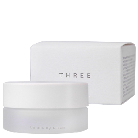 THREE Balancing Cream 28g. มอยช์เจอร์ไรเซอร์ปรับสภาพผิวหน้าให้สมดุล ชุ่มชื่น ไม่มันจนเกินไป ให้ผิวเปล่งปลั่งกระจ่างใสสุขภาพดี มาพร้อมเนื้อสัมผัสที่เนียนนุ่ม กลืนเนียนเข้าสู่ผิว เติมความชุ่มชื่นให้กับผิวได้ดี สูตรออกานิกส์ที่มีความเป็นธรรมชาติม