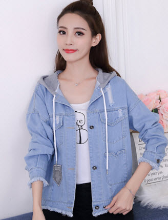 พรีออเดอร์ เสื้อคลุมยีนส์แขนยาว แต่งหมวกหลัง สุดเก๋ หมวกเป็นผ้าคอตตอนเนื้อนิ่ม สี น้ำตาล  ขาว  ยีนส์อ่อน 