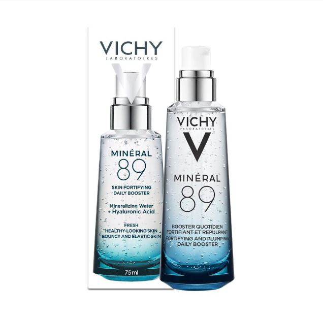 Vichy Mineral 89 Booster Serum 75ml. พรีเซรั่มเข้มข้น ด้วยส่วนผสมของน้ำแร่ Vichy จากแหล่งภูเขาไฟฝรั่งเศสเข้มข้นสูงถึง 89% ผสานไฮยาลูรอน เสริมประสิทธิภาพในการกักเก็บความชุ่มชื้นสู่ผิว ลดเลือนริ้วรอย เผยผิวอิ่มเอิบนุ่มฟู กระชับ ยืดหยุ่น ใน 28 วัน พร้อมเ