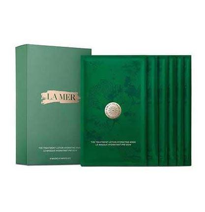 LA MER The Treatment Lotion Hydrating Mask 27.5 g. &#215; 6 แผ่น มาสก์ชนิดแผ่นที่ให้คุณมาสก์หน้าได้แม้ในขณะที่เคลื่อนไหวมอบผิวชุ่มชื้น นวัตกรรมมาส์กชนิดแผ่นที่ชุ่มฉ่ำและอุดมด้วยสูตรล้ำค่าของ The Treatment Lotion กว่า 30 ml. ช่วยฟื้นบำรุงผิ